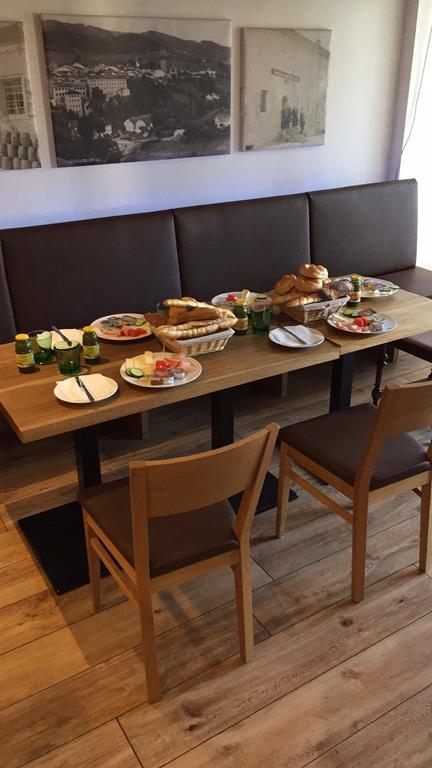 Pension Sunnseitn - Gasthof - Cafe - Weinkeller Haslach an der Mühl エクステリア 写真